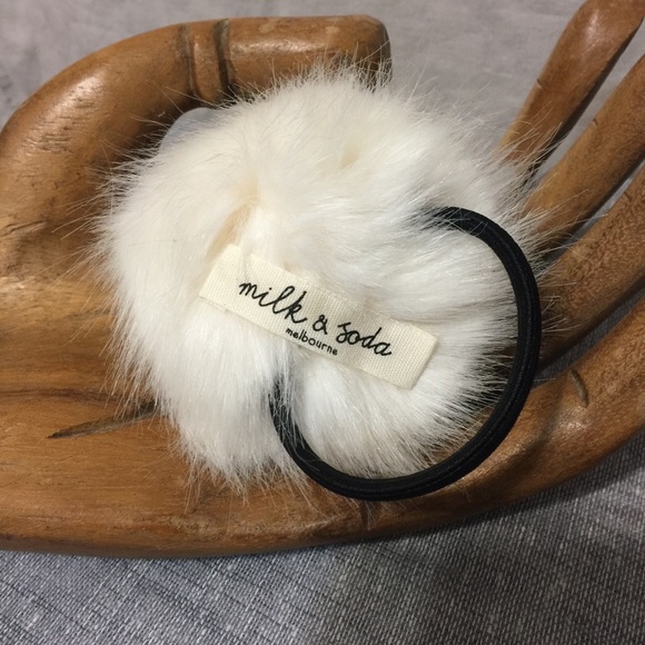 Milk & Soda real Fur hair tie main image 4